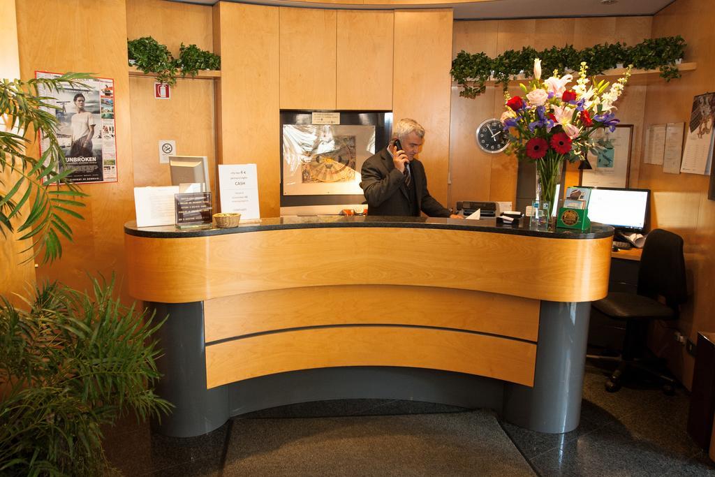 Hotel Gerber ローマ エクステリア 写真