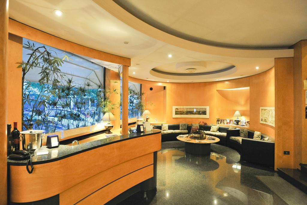 Hotel Gerber ローマ エクステリア 写真